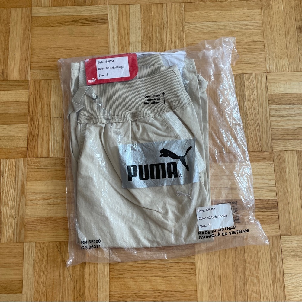 Puma - Beige capris - Small BNIB